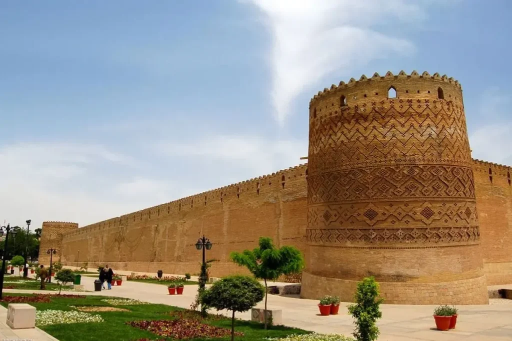 1. جاهای دیدنی تاریخی شیراز در تابستان _ ارگ کریم‌خان