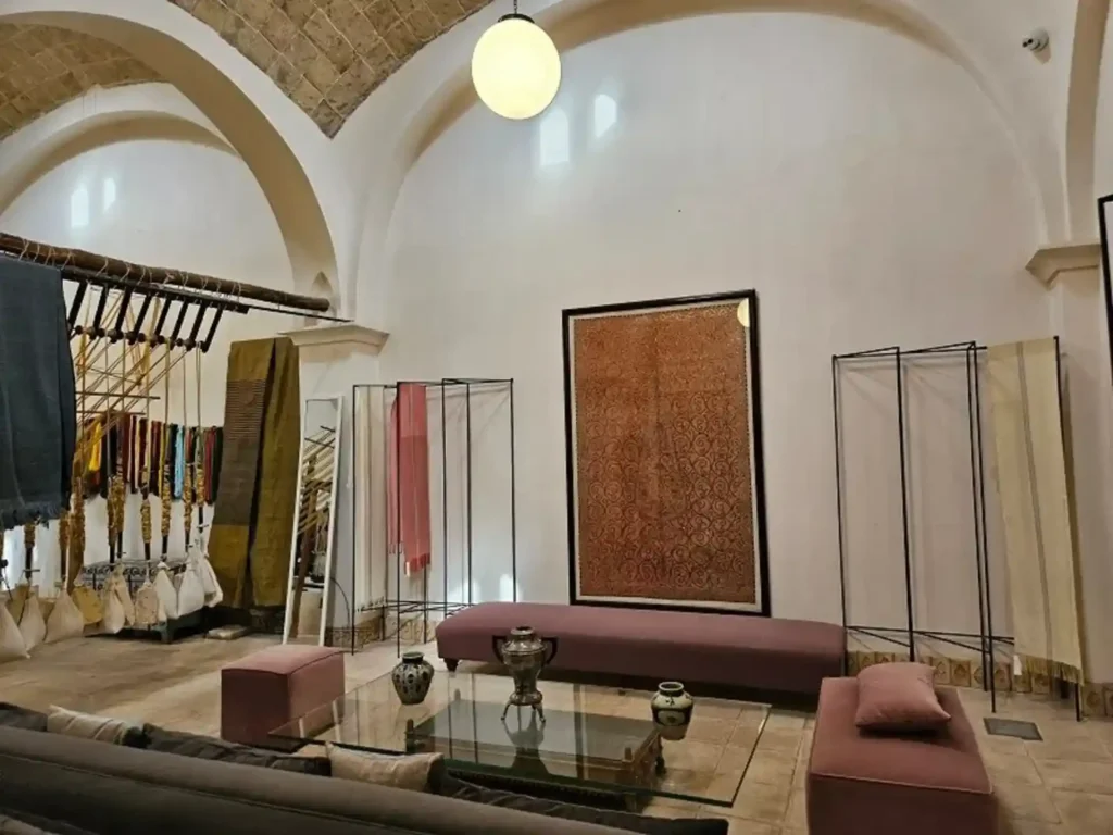 کاشان گردی در یک روز- نمایشگاه خانه منوچهری
