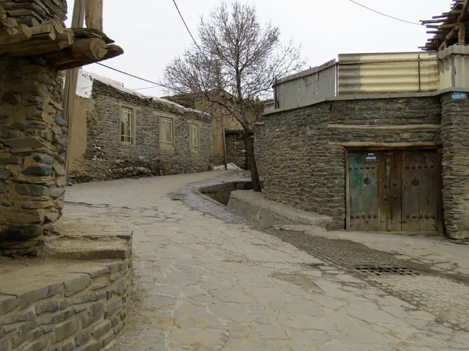 12. جاهای دیدنی اطراف همدان برای سفر یک_روزه _ رروستای ورکانه