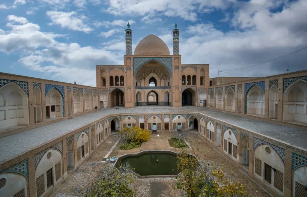 15-جاهای دیدنی کاشان- مسجد و مدرسه آقابزرگ