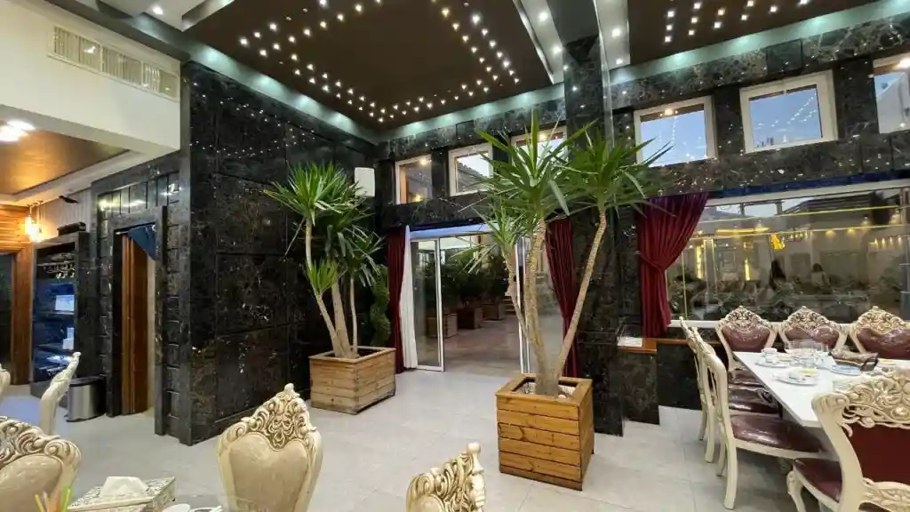 کاشان گردی در یک روز- رستوران ملل کاشان
