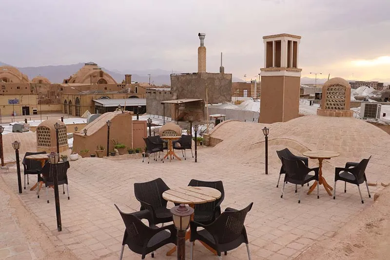 در کاشان کجا صبحانه بخوریم- کافه بام کاشان