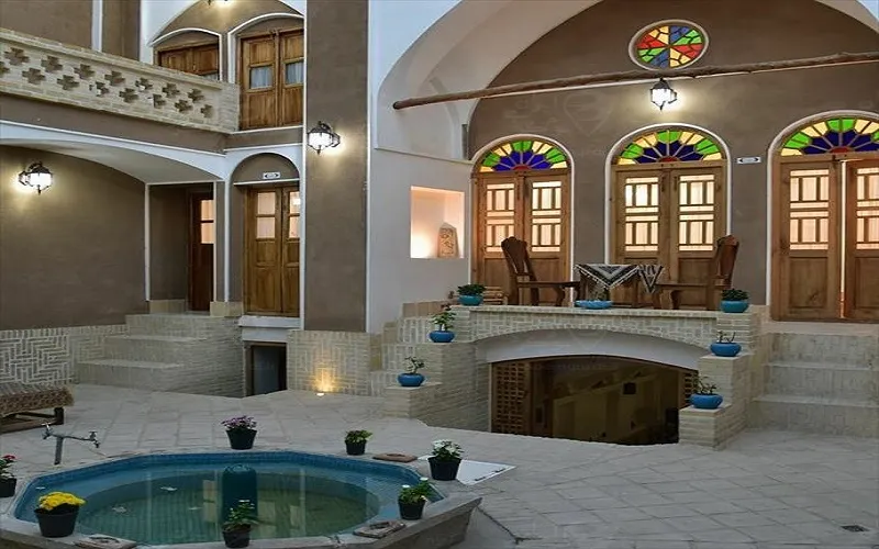 در کاشان کجا صبحانه بخوریم- سرای سایه