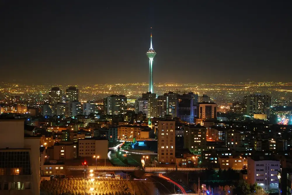 بهترین جاهای دیدنی شبانه غرب تهران + لوکیشن دقیق
