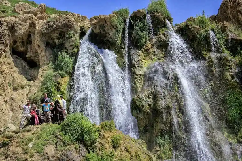 4. جاهای دیدنی اطراف شهرکرد برای تابستان _ آبشار شیخ علی‌خان