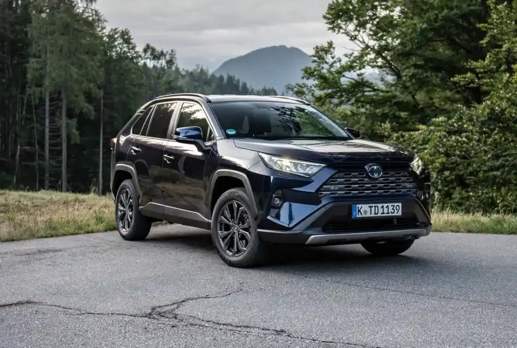 6. مدل های محبوب ماشین های ژاپنی _ تویوتا RAV4