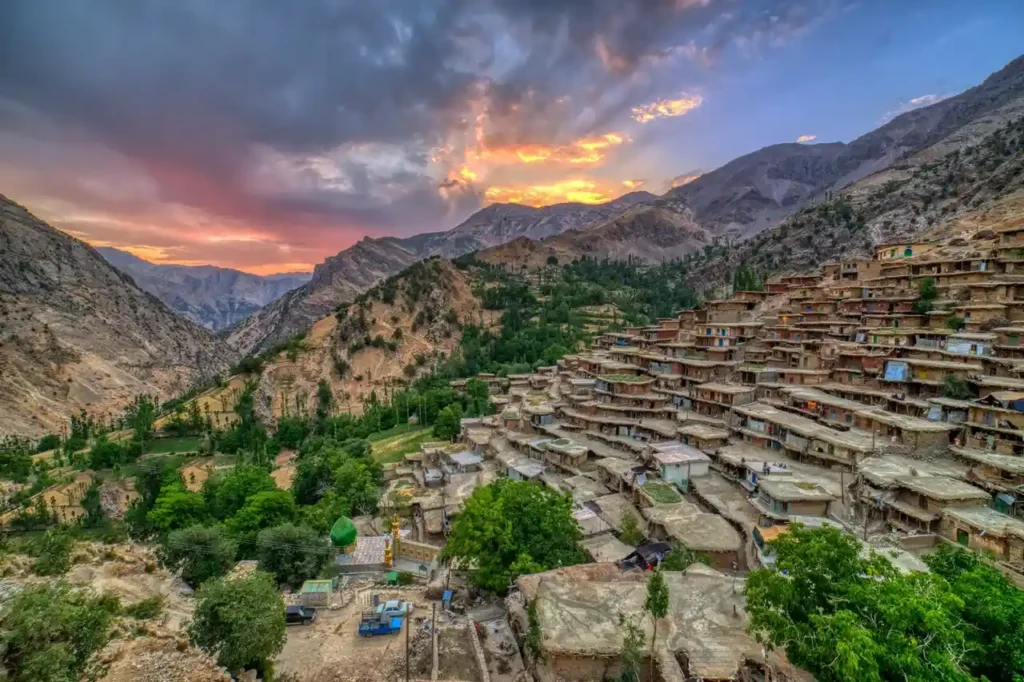 7. ییلاقات و روستاهای خنک اطراف شهرکرد _ روستای کوهرنگ